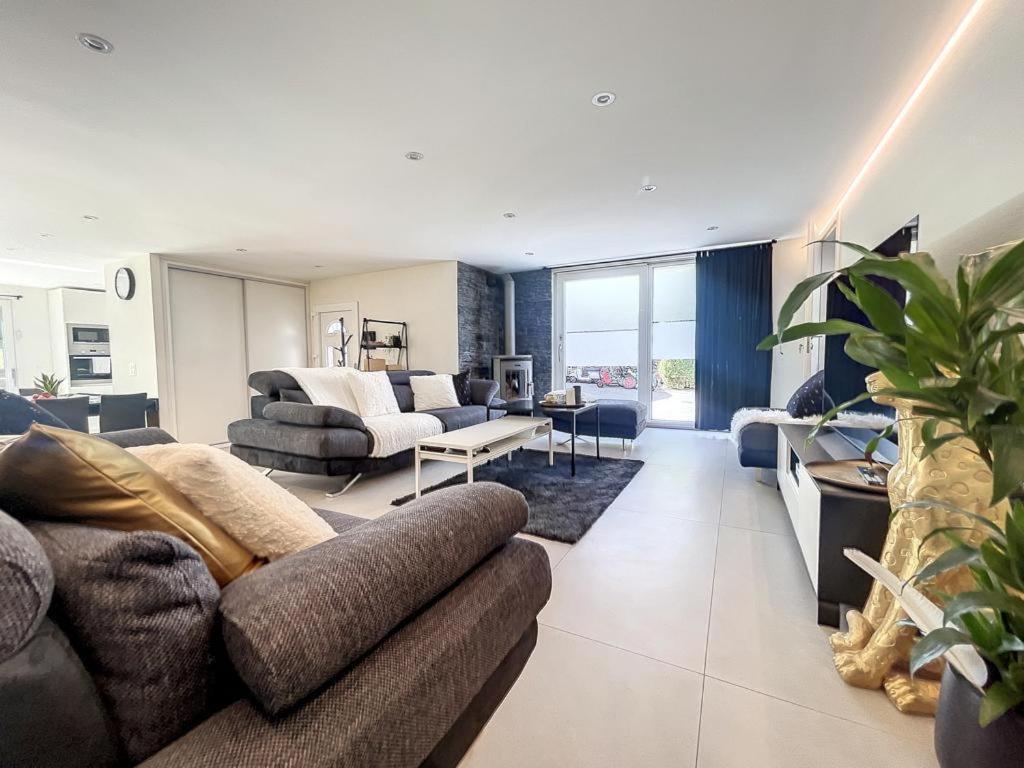 Appartement Moderne Avec Terrasse Et Piscine A Chatel Sur Bex Zewnętrze zdjęcie